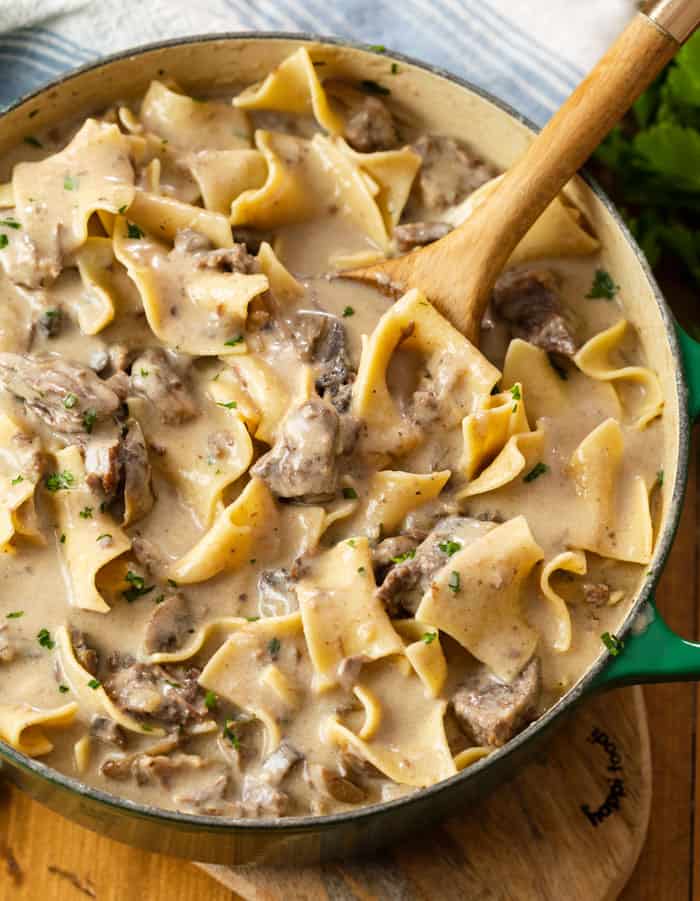 Creamy Slow Cooker Beef Stroganoff: Rich Sauce with Cream Cheese
